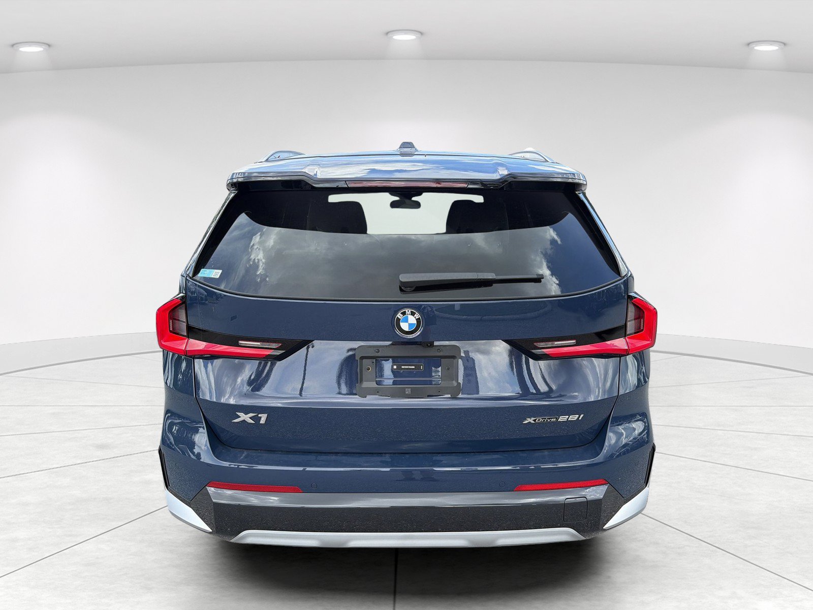 New 2026 BMW X1 xDrive28i w/ Technology Package AWD/4WD image 5