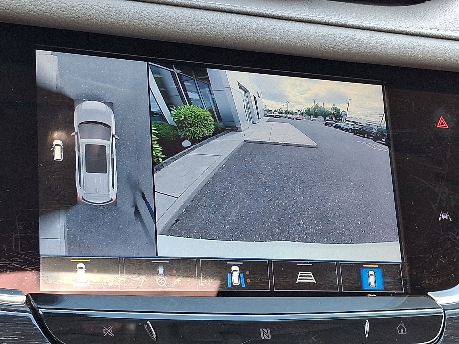 Used 2021 Cadillac XT6 Premium Luxury AWD/4WD image 22