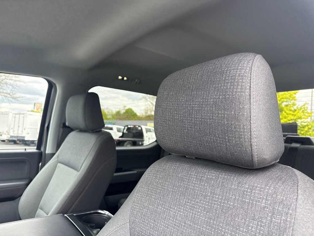 Used 2025 Ford F150 Lightning XLT AWD/4WD image 35