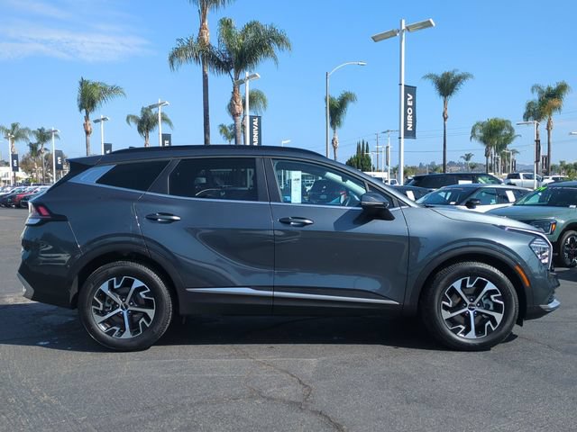 Certified 2024 Kia Sportage EX w/ EX Premium Package AWD/4WD image 2