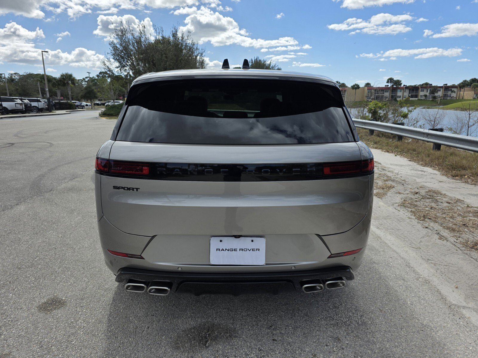 New 2026 Land Rover Range Rover Sport Dynamic SE image 6