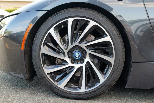 Used 2016 BMW i8 image 15