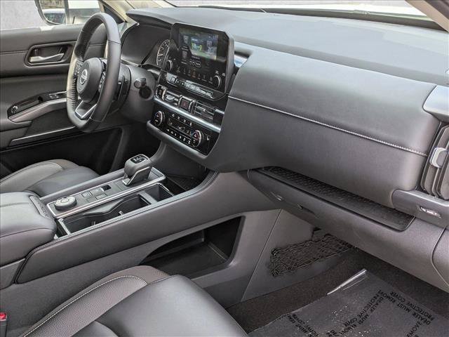 Used 2025 Nissan Pathfinder SL w/ SL Premium Package AWD/4WD image 24