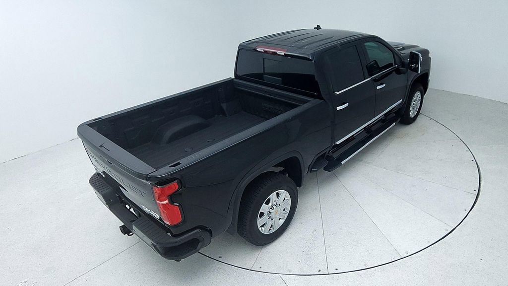 Used 2024 Chevrolet Silverado 2500 High Country w/ Technology Package AWD/4WD image 16