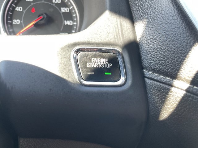 Used 2020 GMC Acadia SLT FWD image 17