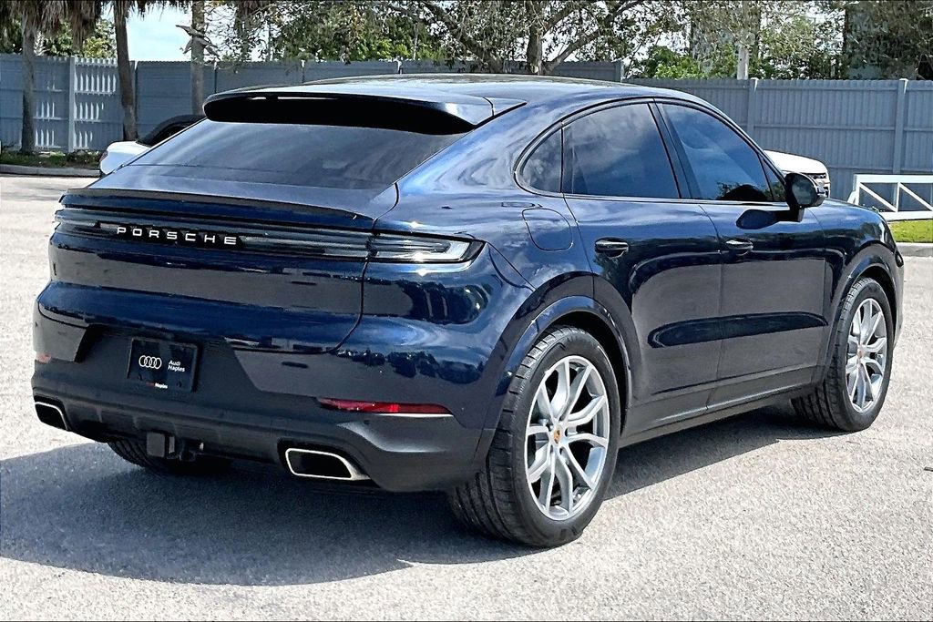 Used 2024 Porsche Cayenne Coupe image 5