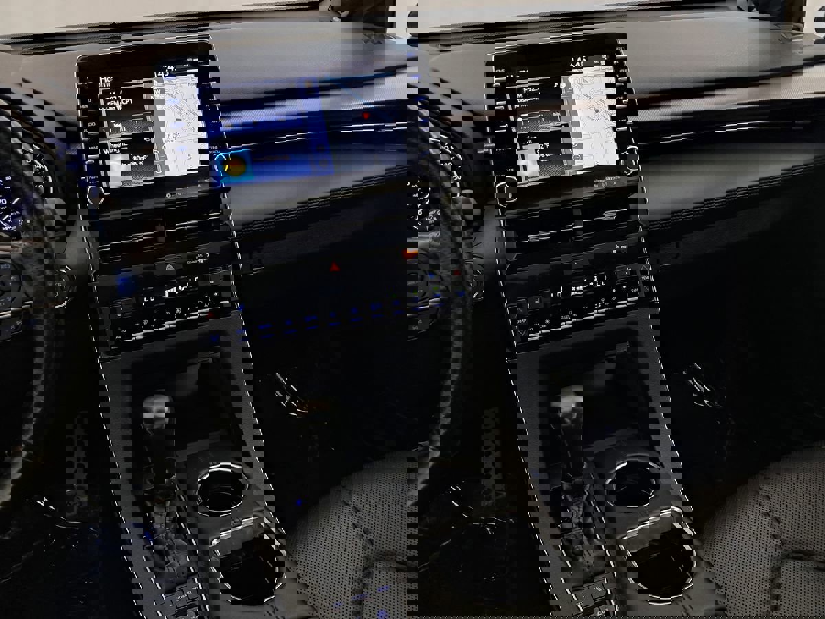 Used 2021 Toyota Avalon XSE image 12