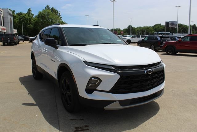 Used 2024 Chevrolet Blazer LT w/ Convenience Package FWD image 7