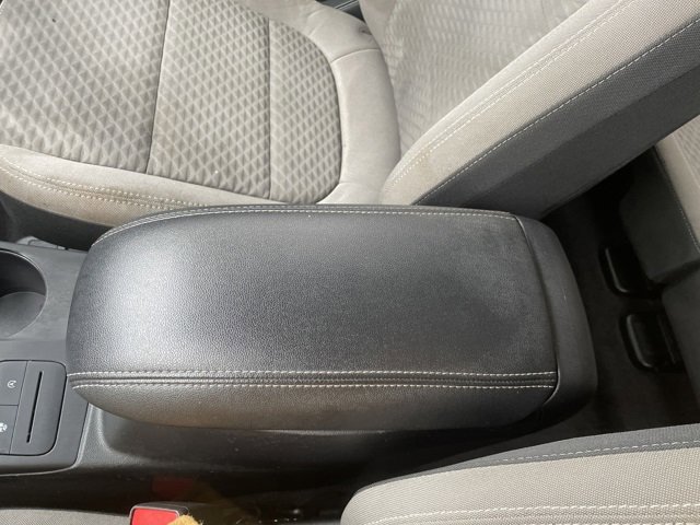 Used 2022 Ford Escape SE image 38