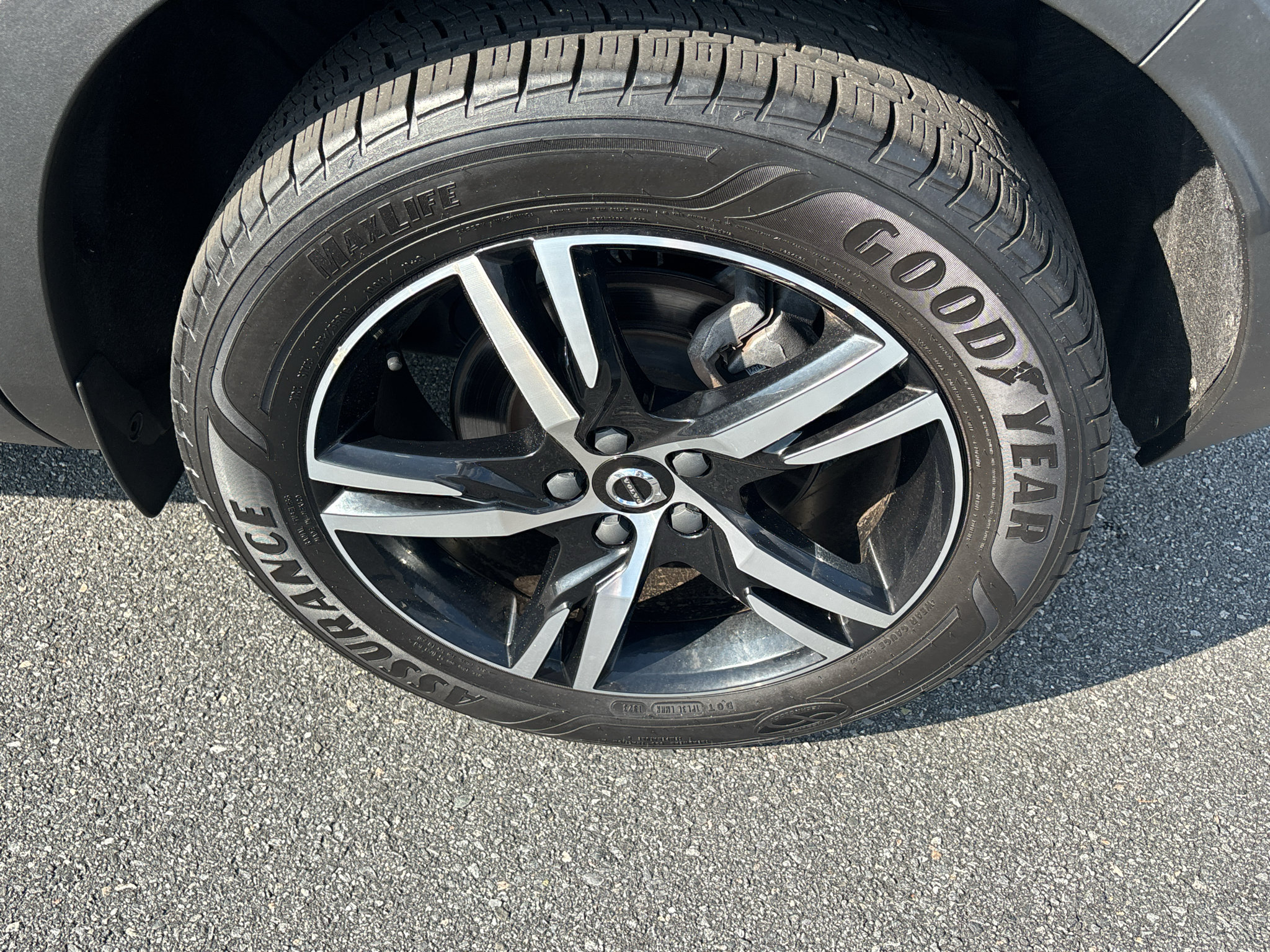Used 2023 Volvo XC40 B5 Core AWD/4WD image 24