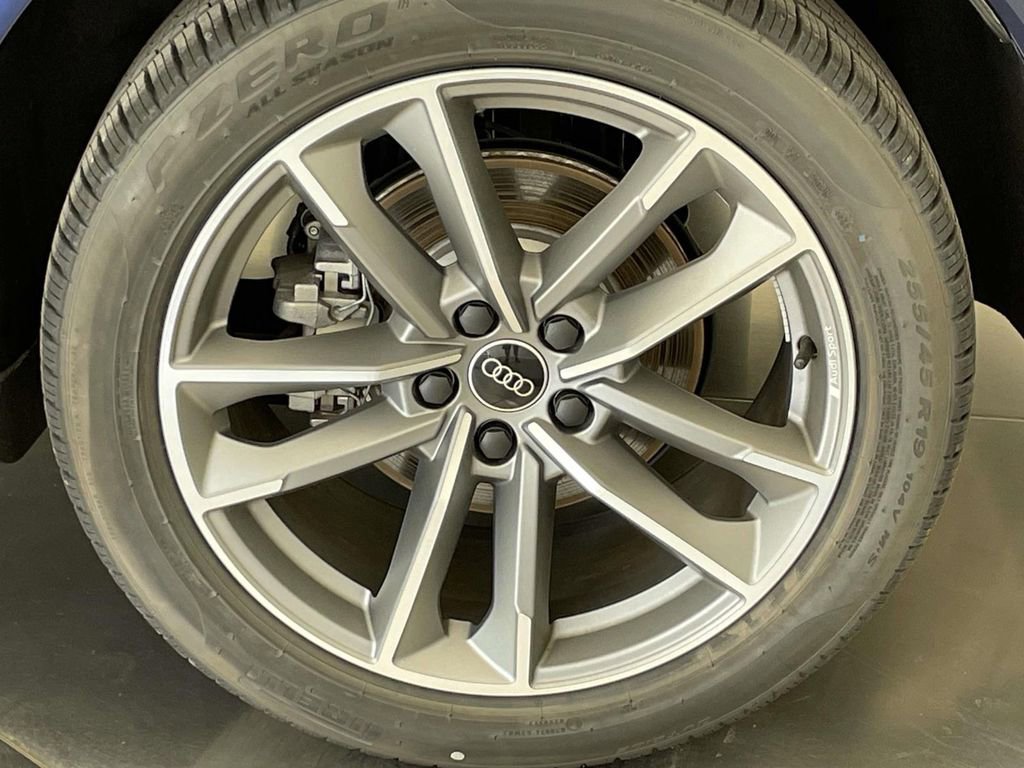 New 2025 Audi Q3 2.0T Premium image 12