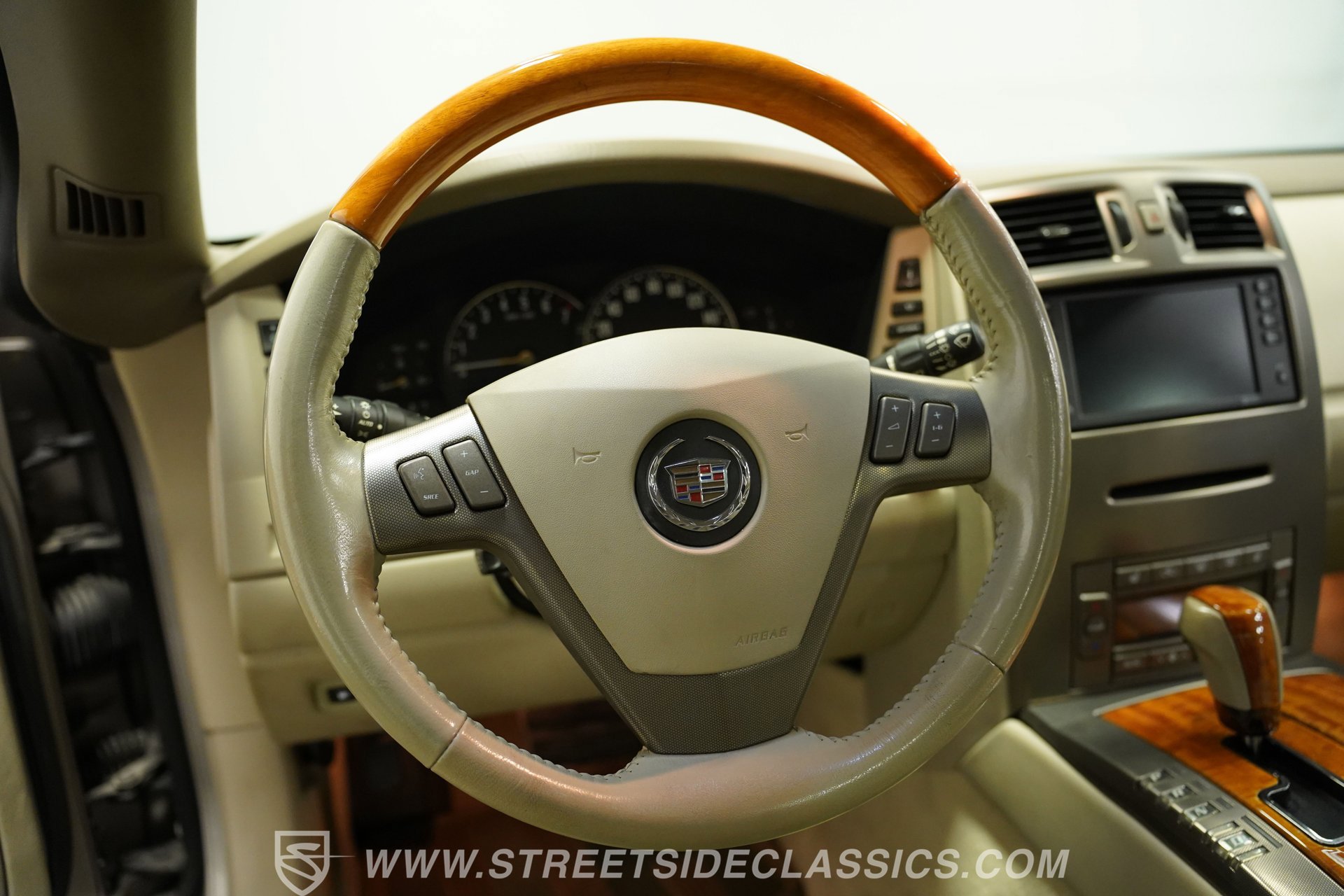 Used 2004 Cadillac XLR image 38