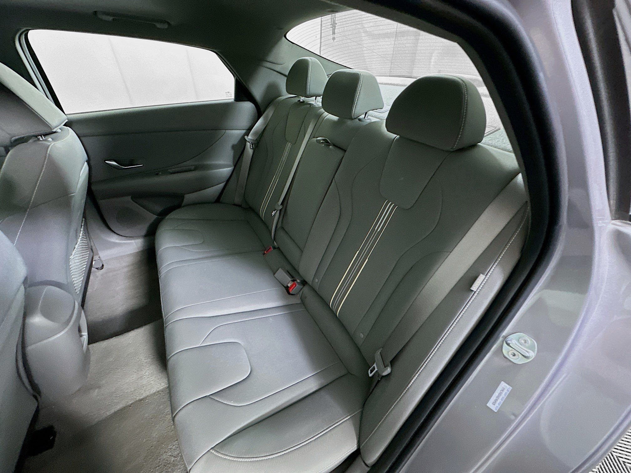 Used 2025 Hyundai Elantra SEL FWD image 28