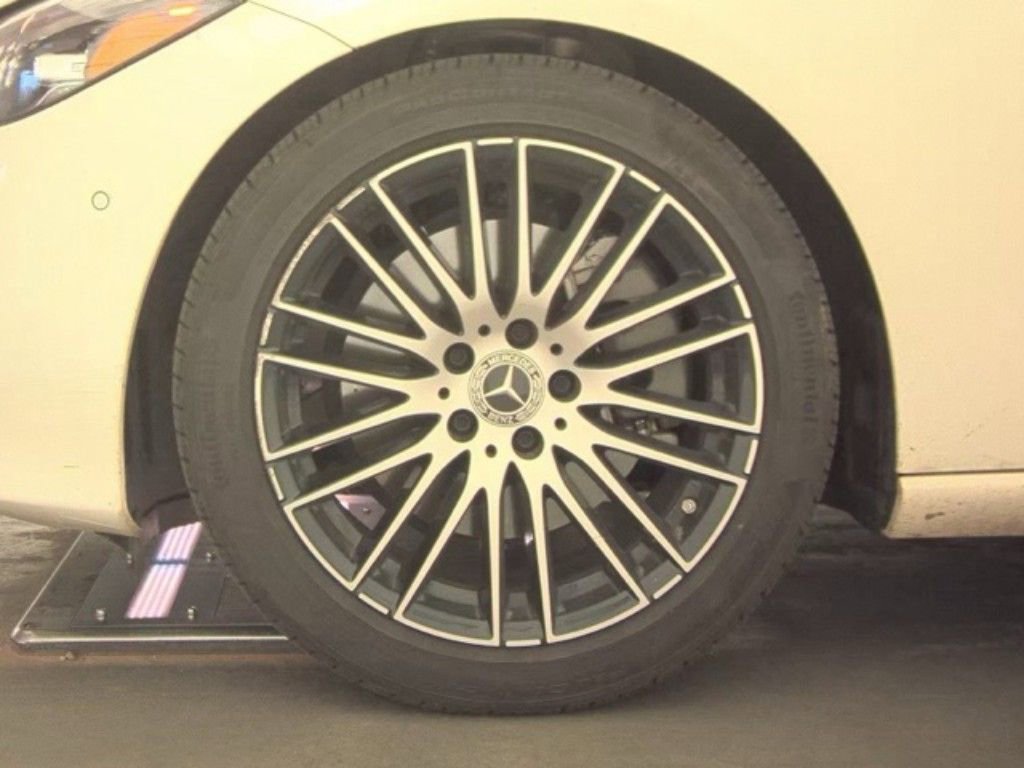 Used 2025 Mercedes-Benz C 300 4MATIC Sedan image 21