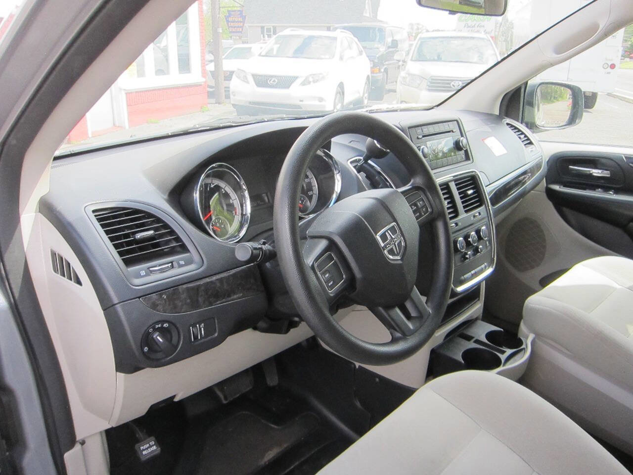 Used 2015 Dodge Grand Caravan SE w/ Quick Order Package 29E SE FWD image 13