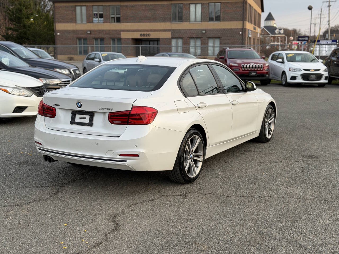Used 2016 BMW 328i xDrive Sedan AWD/4WD image 8