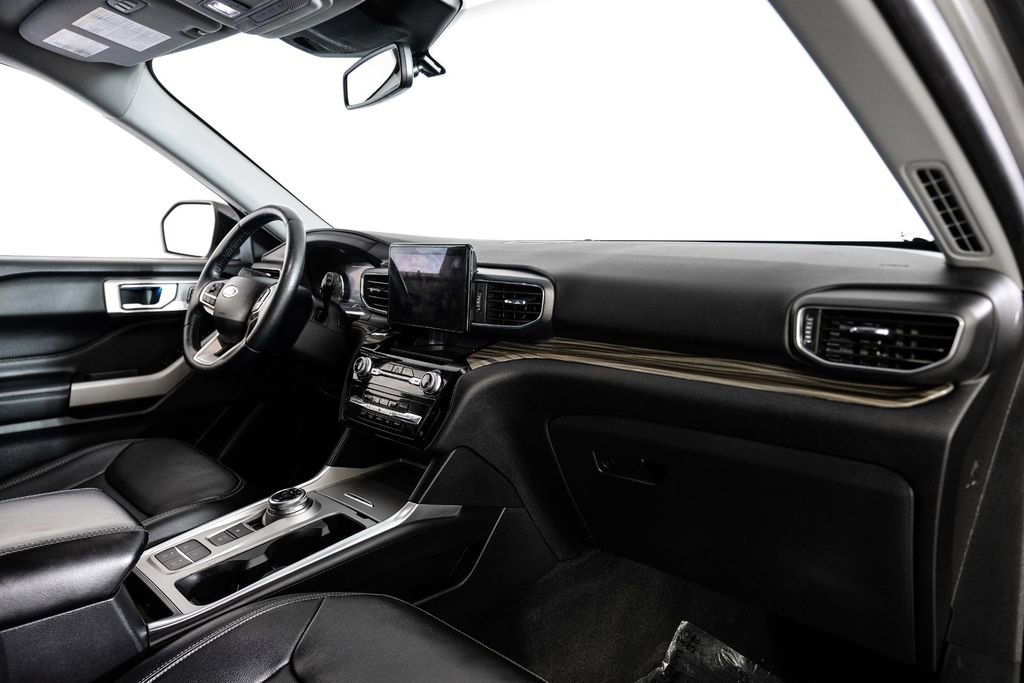 Used 2024 Ford Explorer Limited image 11