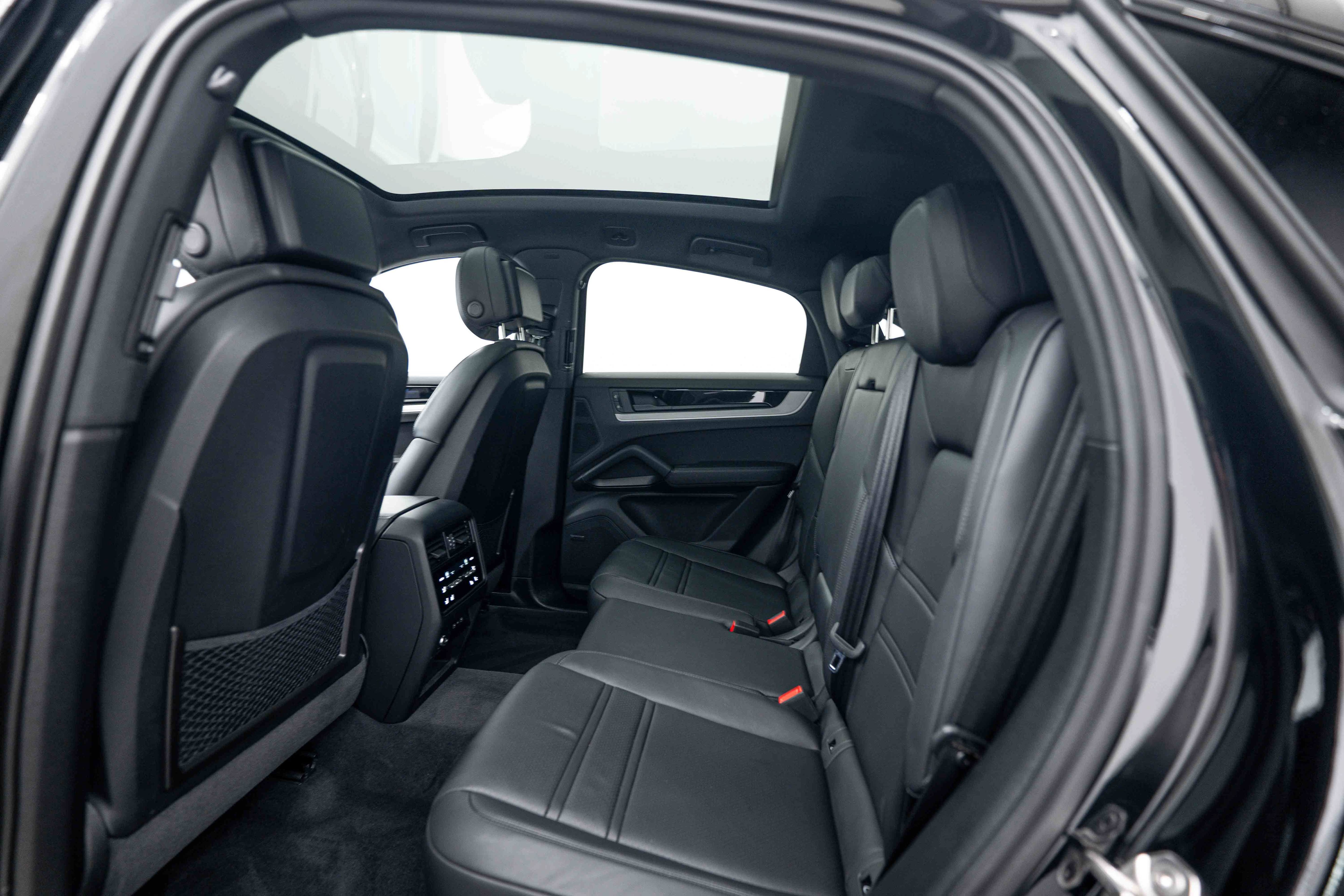 Certified 2026 Porsche Cayenne Coupe AWD/4WD image 20