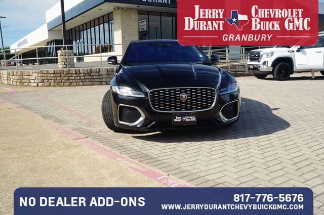 Used 2023 Jaguar XF SE RWD image 2