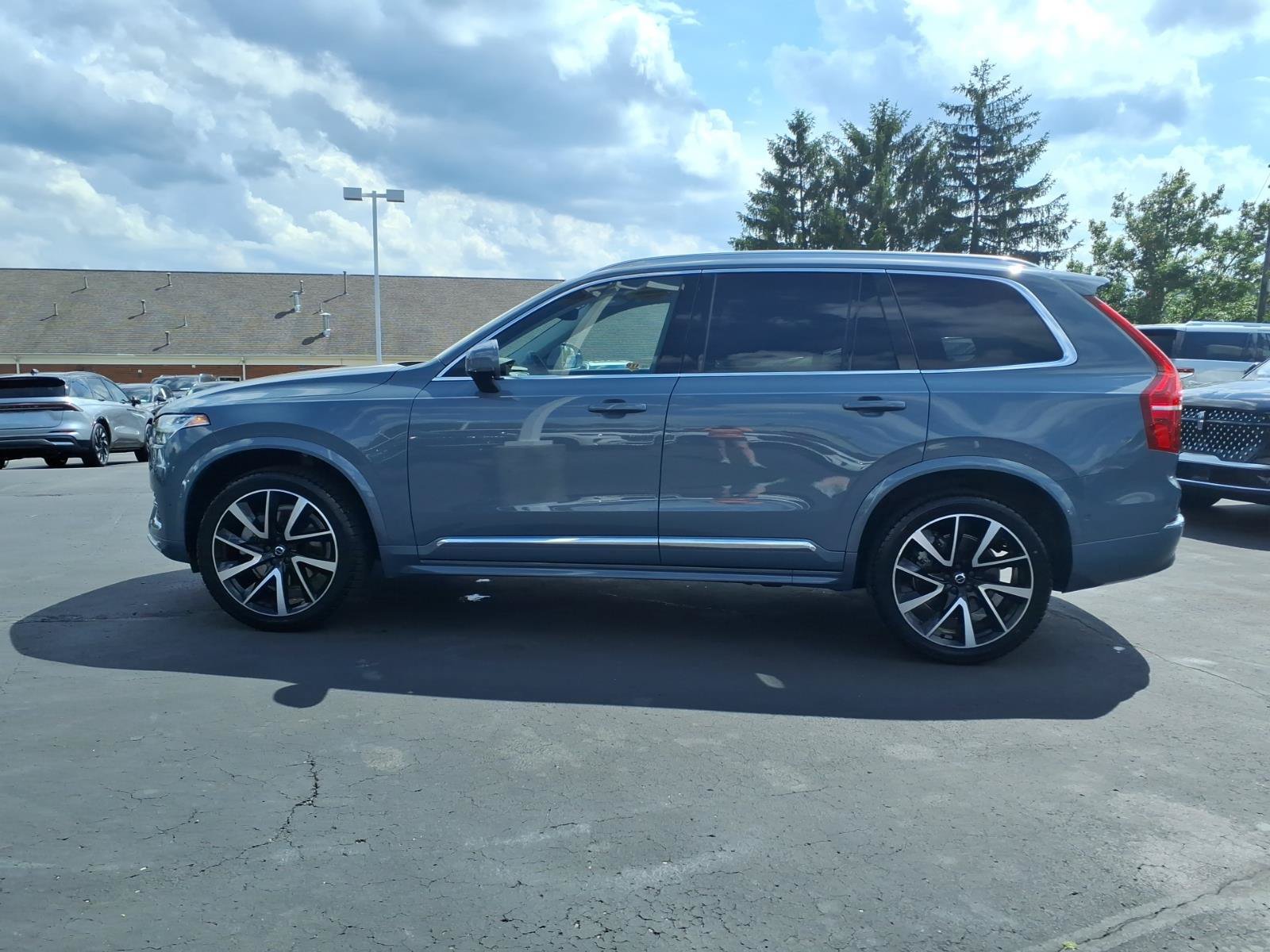 Used 2023 Volvo XC90 B5 Plus w/ Protection Package Premier AWD/4WD image 4
