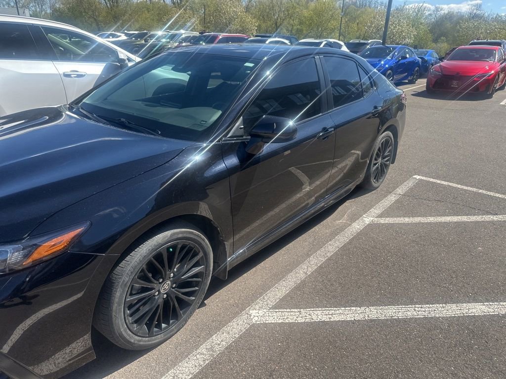 Used 2021 Toyota Camry SE AWD/4WD image 4