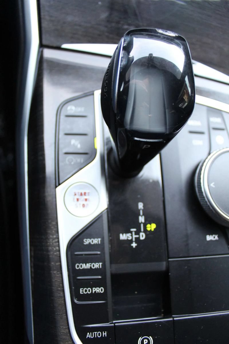Used 2020 BMW 330i Sedan w/ Convenience Package RWD image 24