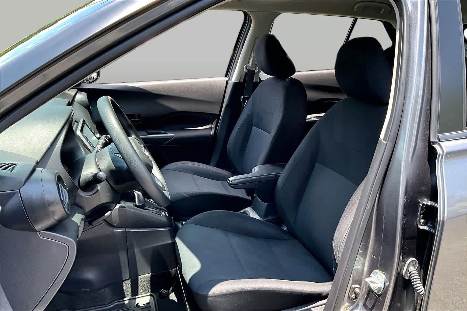 Used 2023 Nissan Kicks S FWD image 8