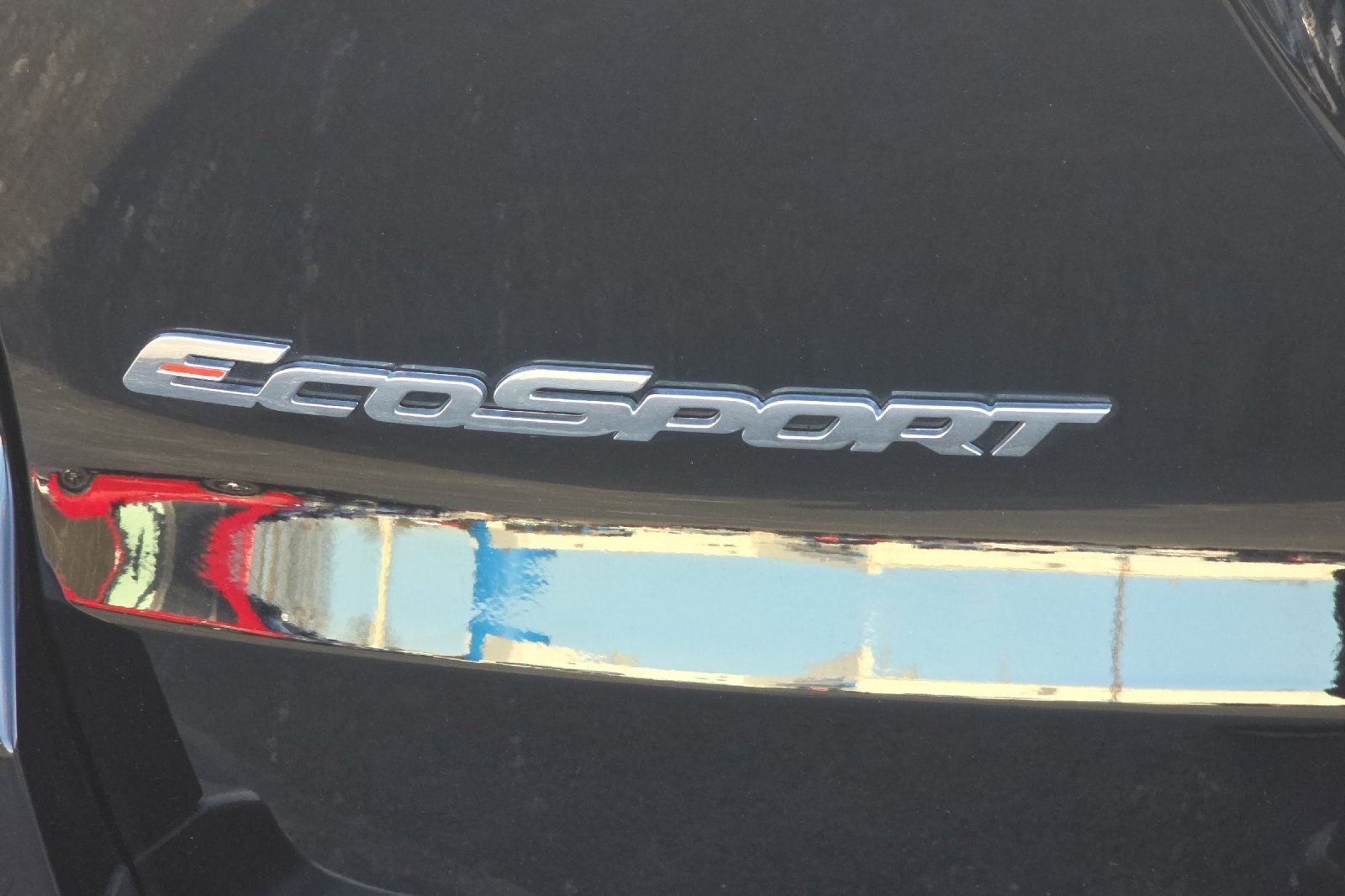 Used 2020 Ford EcoSport S image 25