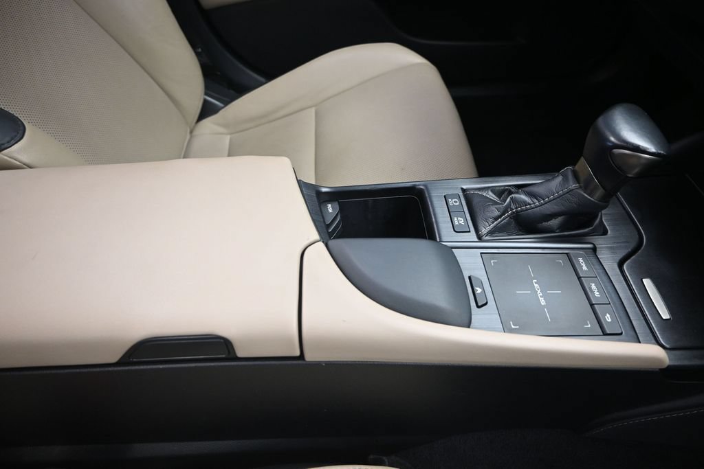Certified 2021 Lexus ES 300h w/ Accessory Package FWD image 27
