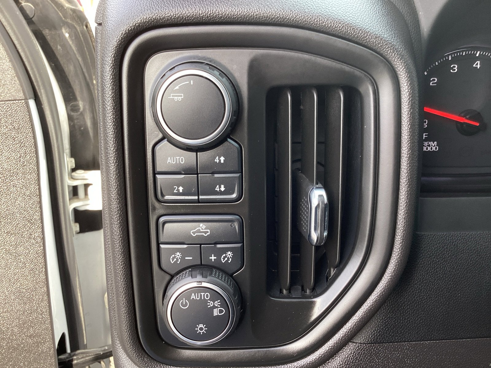 Used 2023 Chevrolet Silverado 1500 Custom Trail Boss image 27