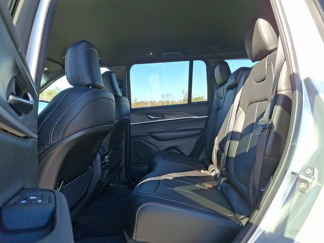 New 2025 Jeep Grand Cherokee Limited w/ Black Appearance Package image 5