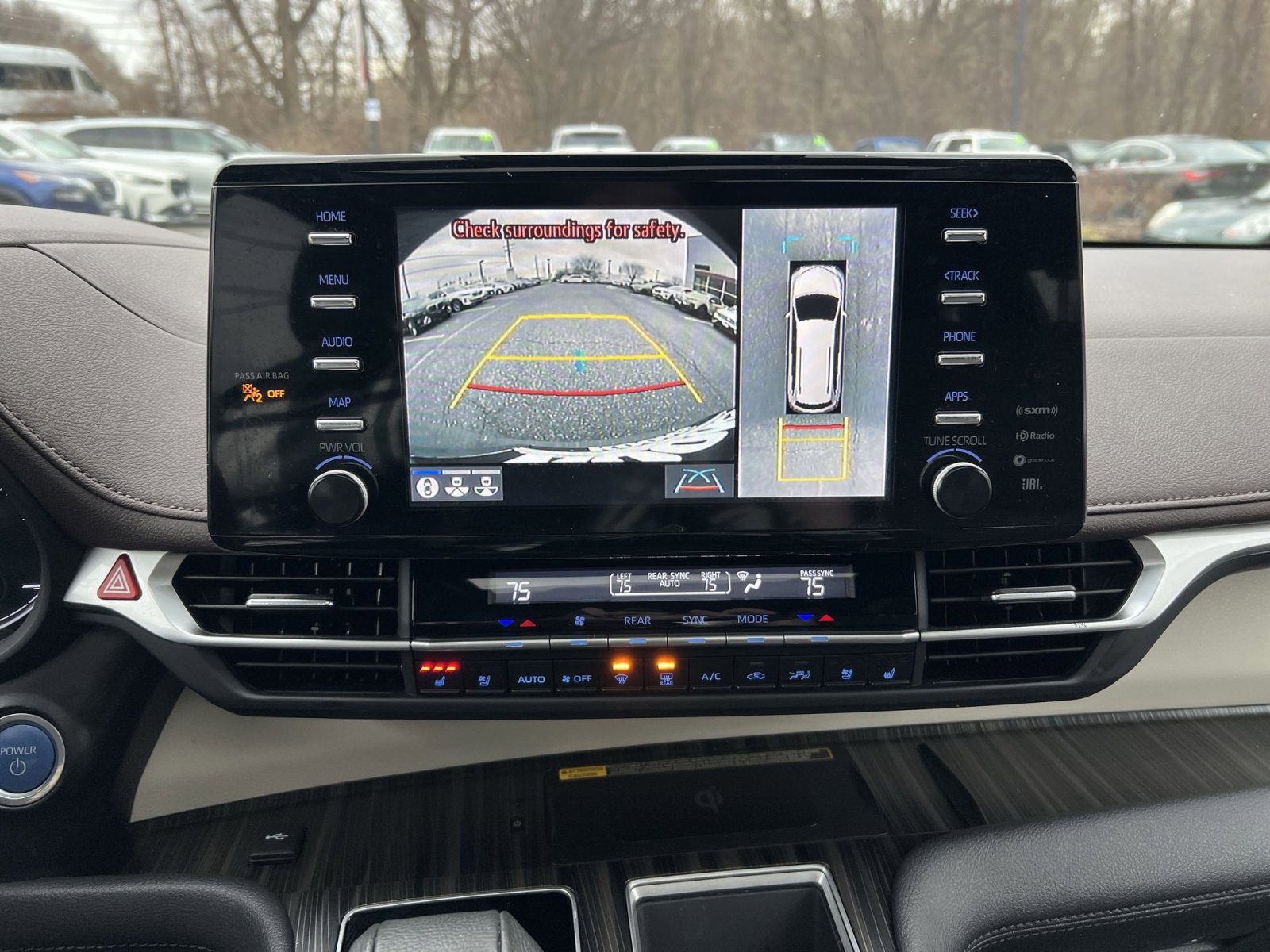 Used 2023 Toyota Sienna Platinum image 19