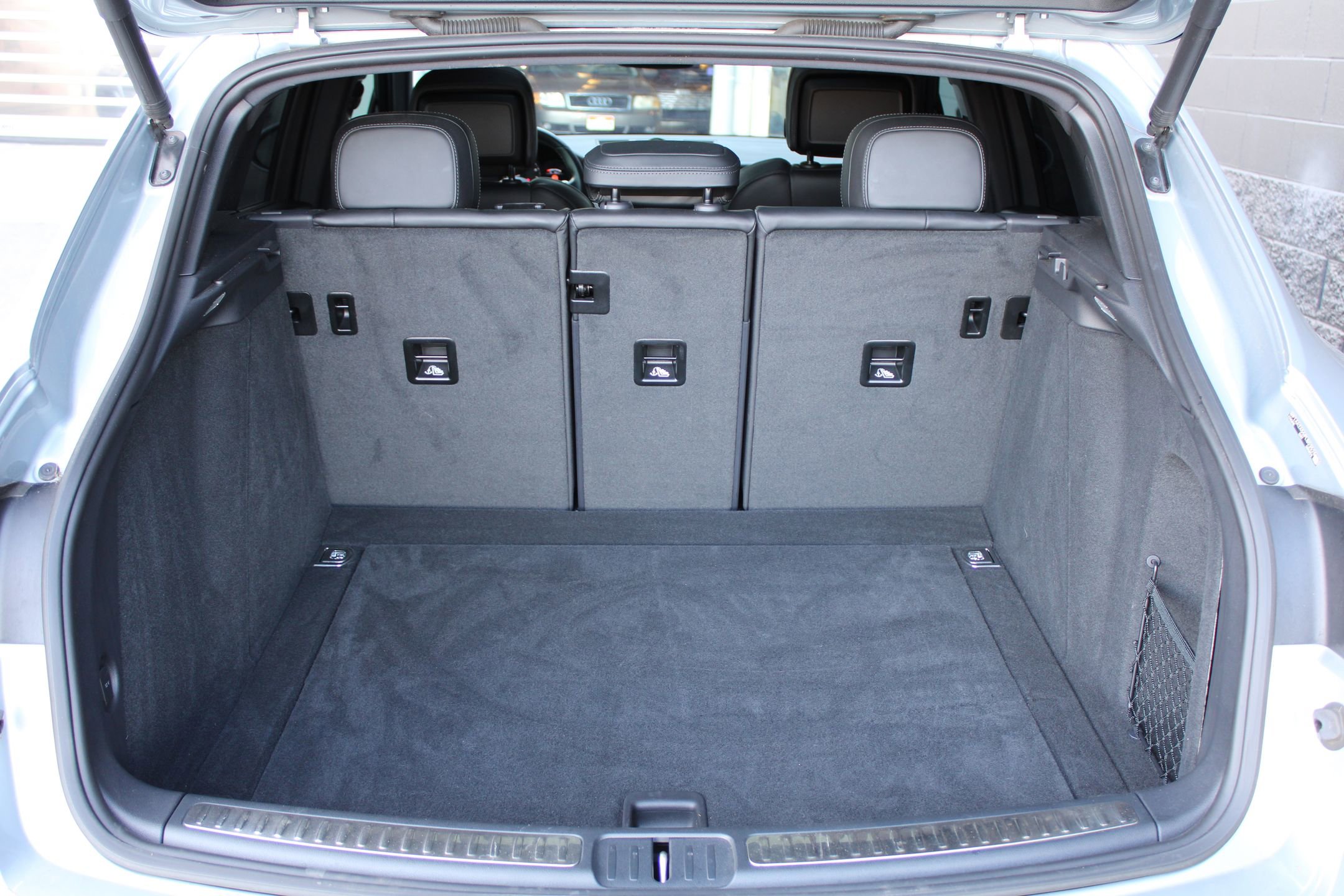 Used 2023 Porsche Macan image 25