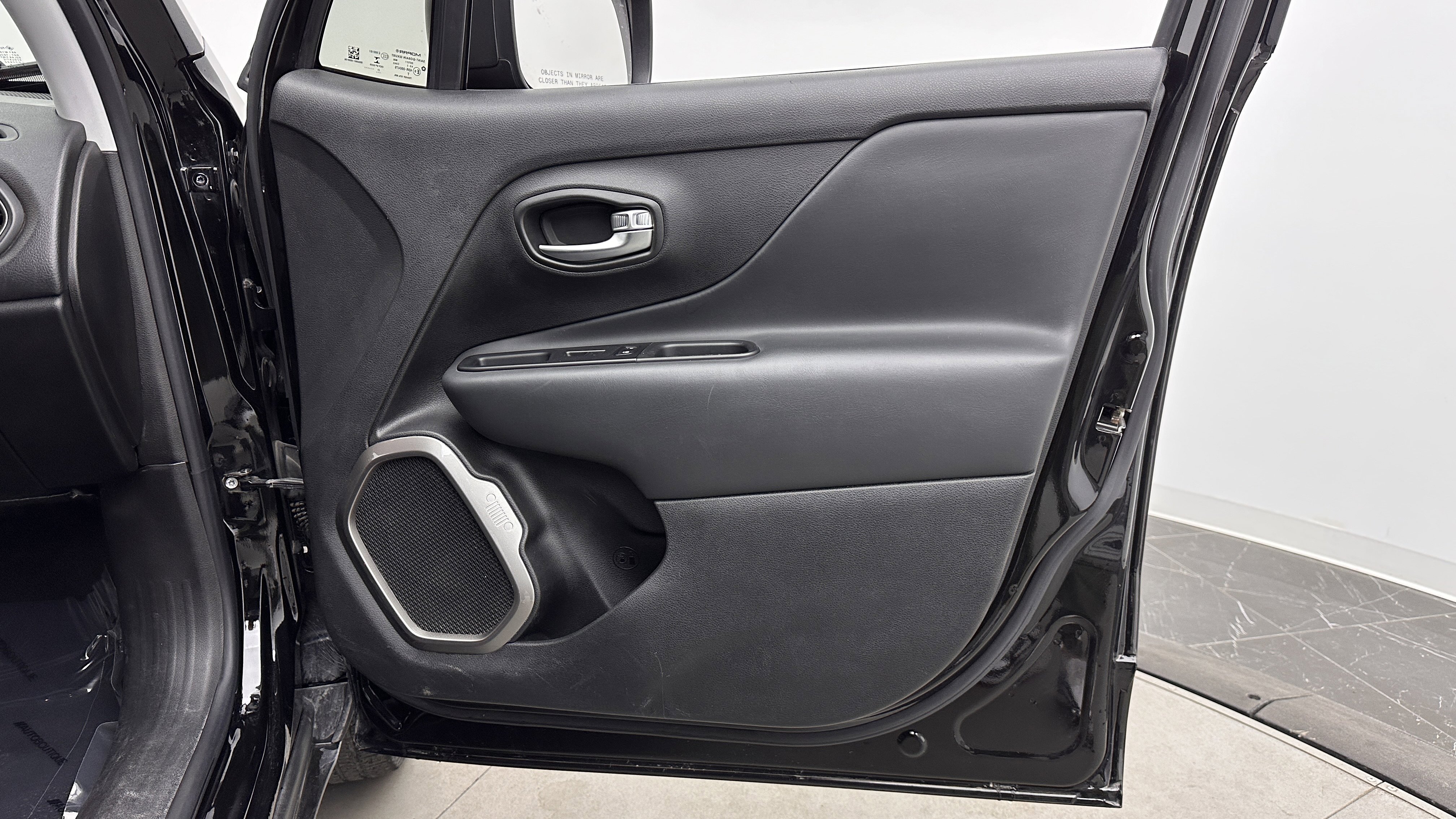 Used 2022 Jeep Renegade Latitude AWD/4WD image 33