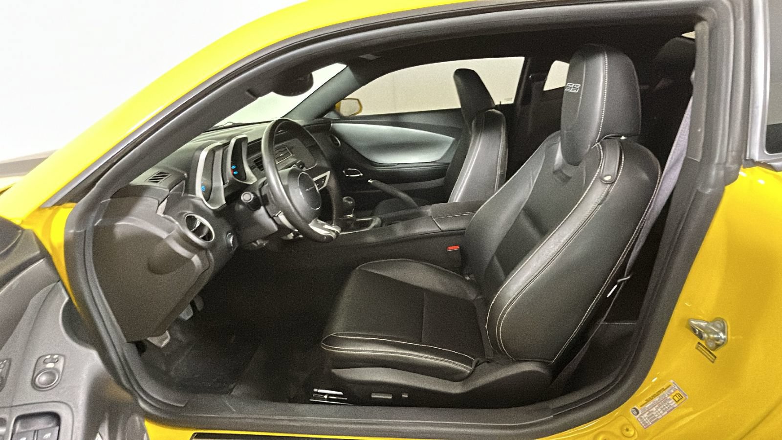 Used 2010 Chevrolet Camaro SS RWD image 12