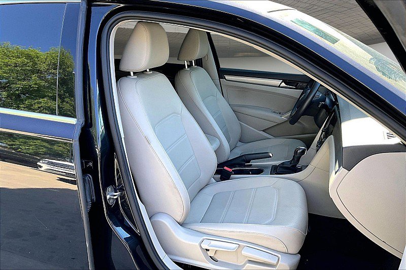 Used 2022 Volkswagen Passat 2.0T SE image 7