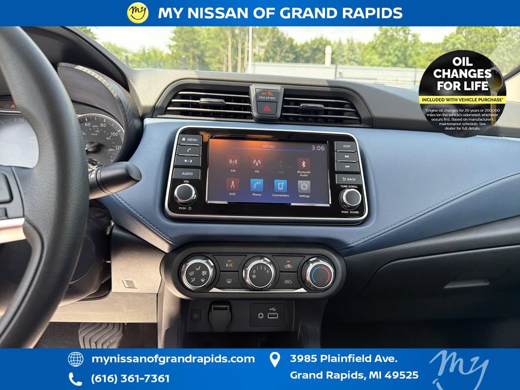 Used 2025 Nissan Versa SV w/ Trunk Package FWD image 22