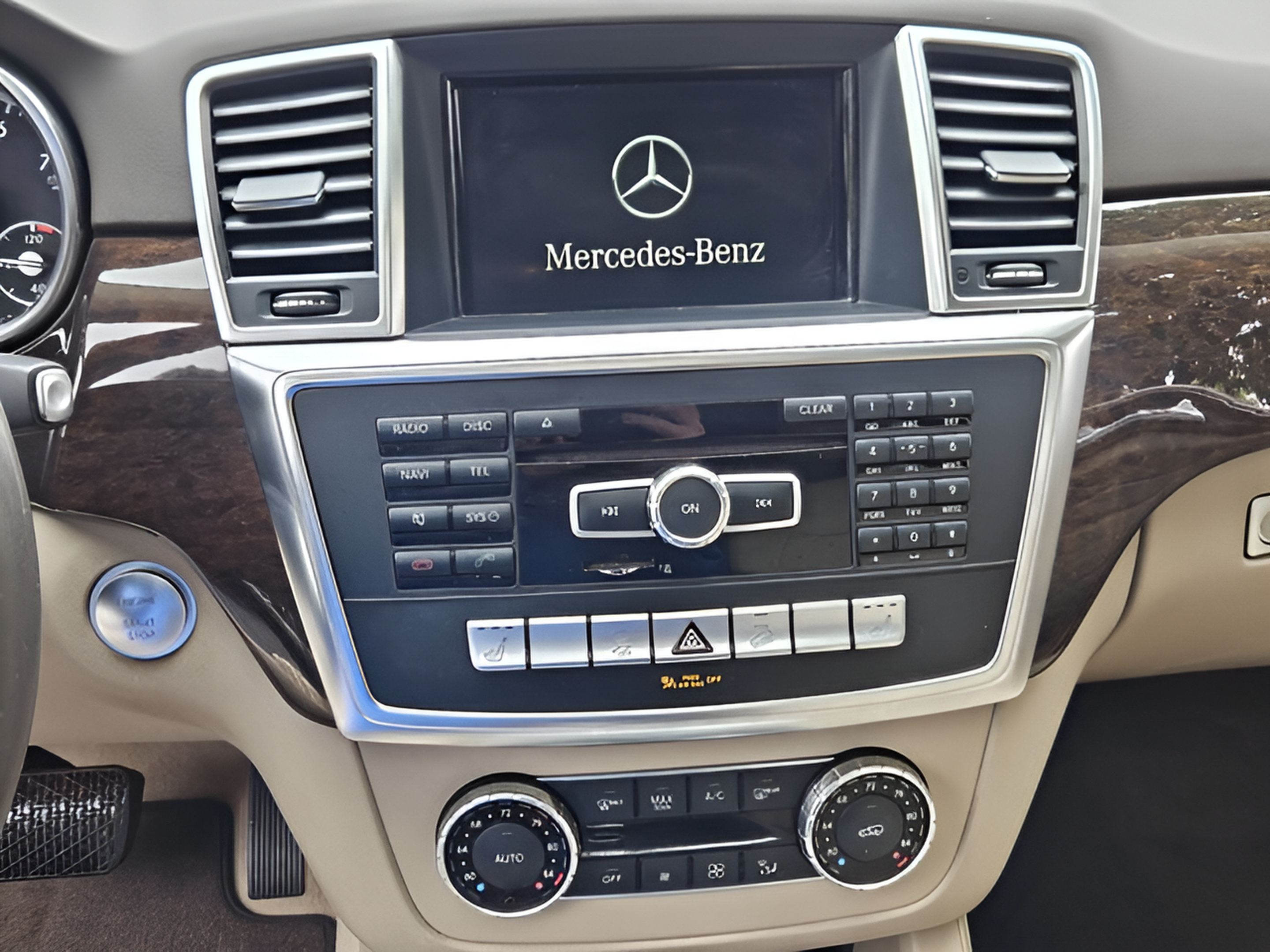 Used 2015 Mercedes-Benz ML 350 4MATIC image 7