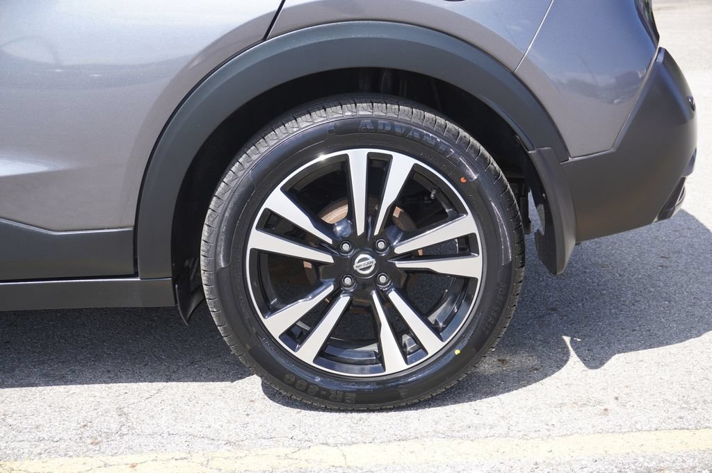 Used 2020 Nissan Kicks SR FWD image 11