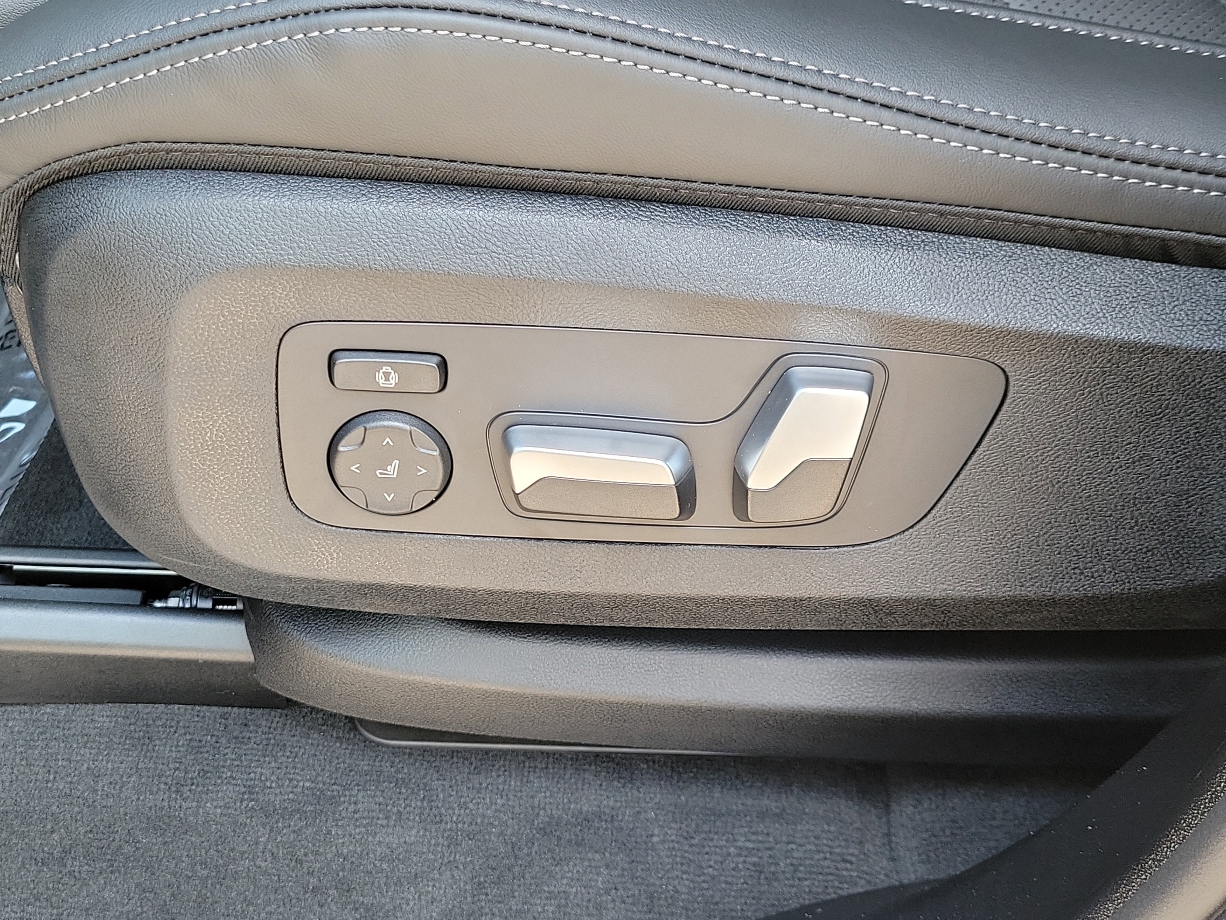 New 2026 BMW X5 sDrive40i RWD image 16