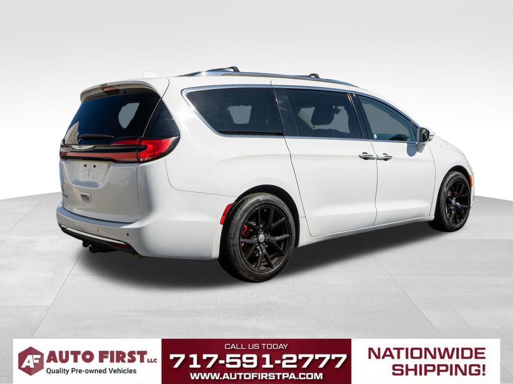 Used 2021 Chrysler Pacifica Touring-L FWD image 3