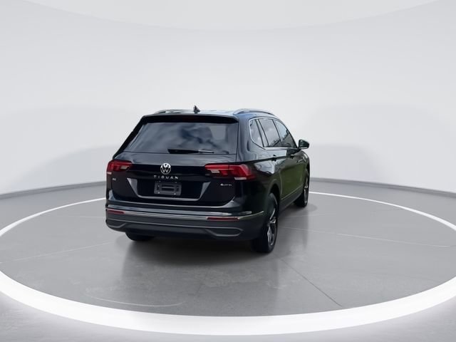 Certified 2022 Volkswagen Tiguan SE image 7