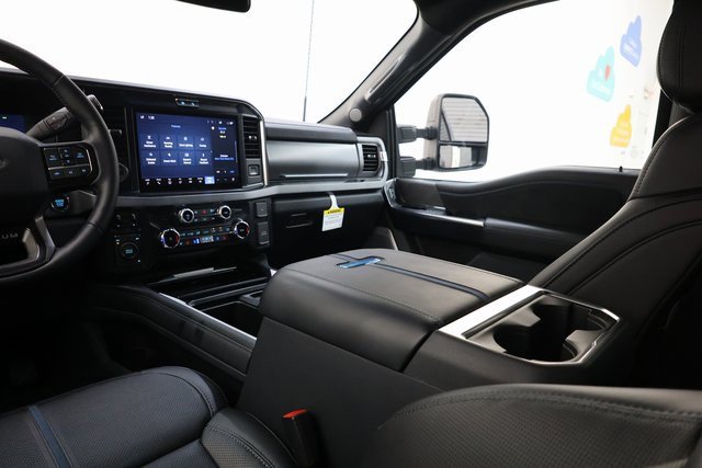 Used 2025 Ford F450 Platinum w/ FX4 Off-Road Package image 96