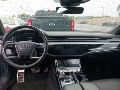 Used 2020 Audi S8 L w/ S8 Executive Package AWD/4WD image 2