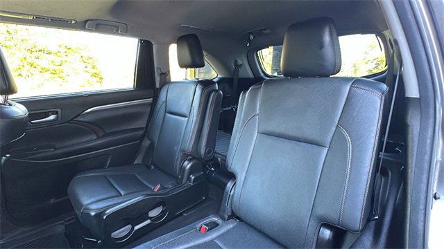 Used 2017 Toyota Highlander Limited image 33