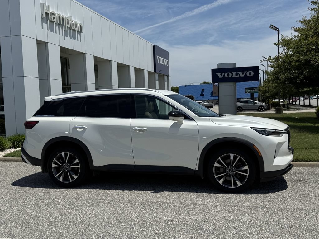 Used 2023 INFINITI QX60 Luxe w/ Cargo Package AWD/4WD image 4