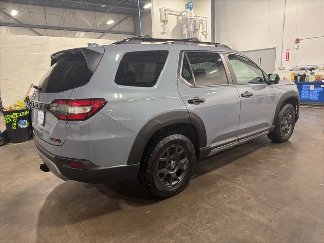 Used 2023 Honda Pilot TrailSport image 5