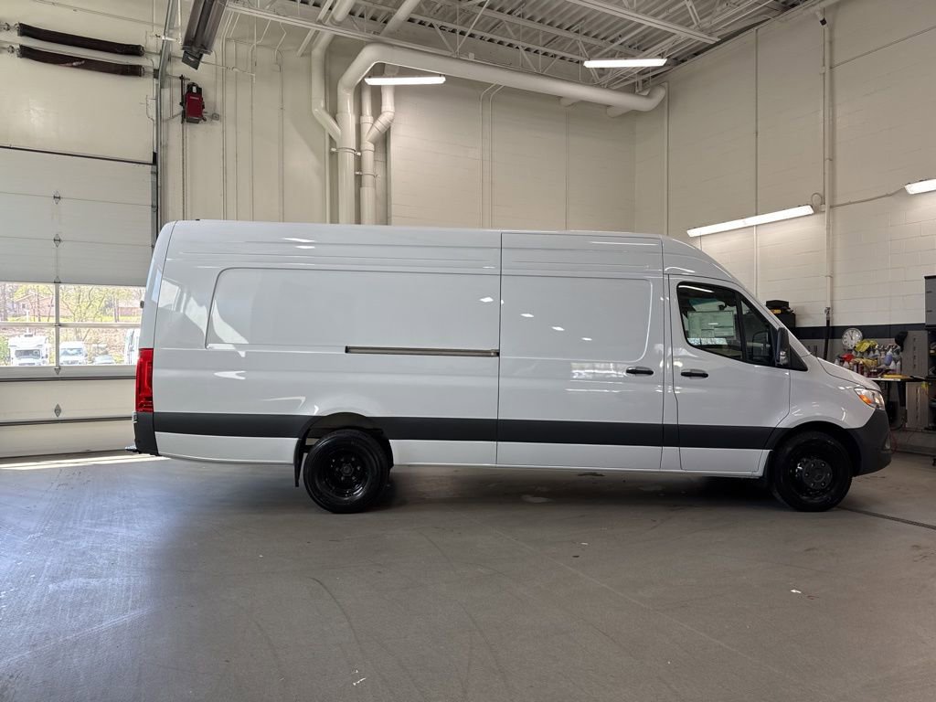 New 2025 Mercedes-Benz Sprinter 4500 image 6