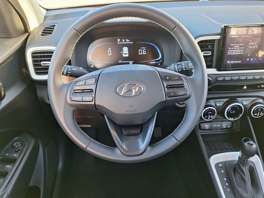 New 2024 Hyundai Venue Limited FWD image 15