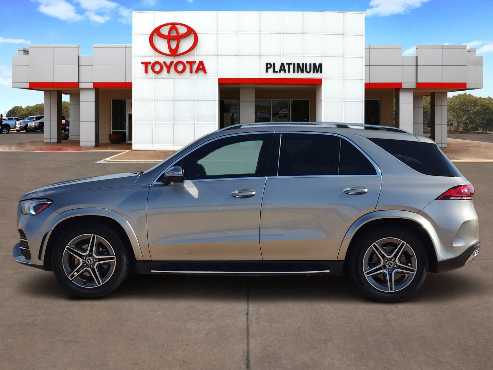 Used 2022 Mercedes-Benz GLE 350 image 3